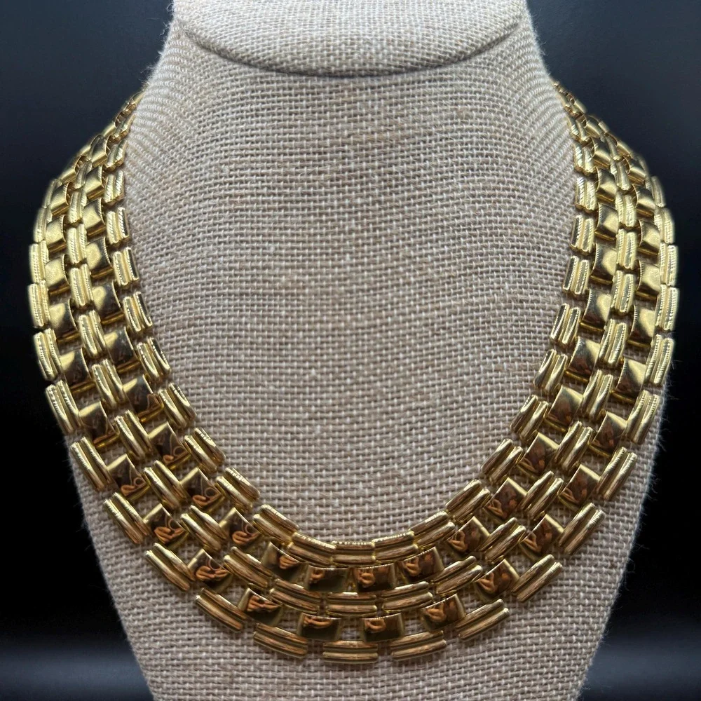 Vintage 80s Chunky Gold Tone Cleopatra Choker Panther Link Textured Necklace
